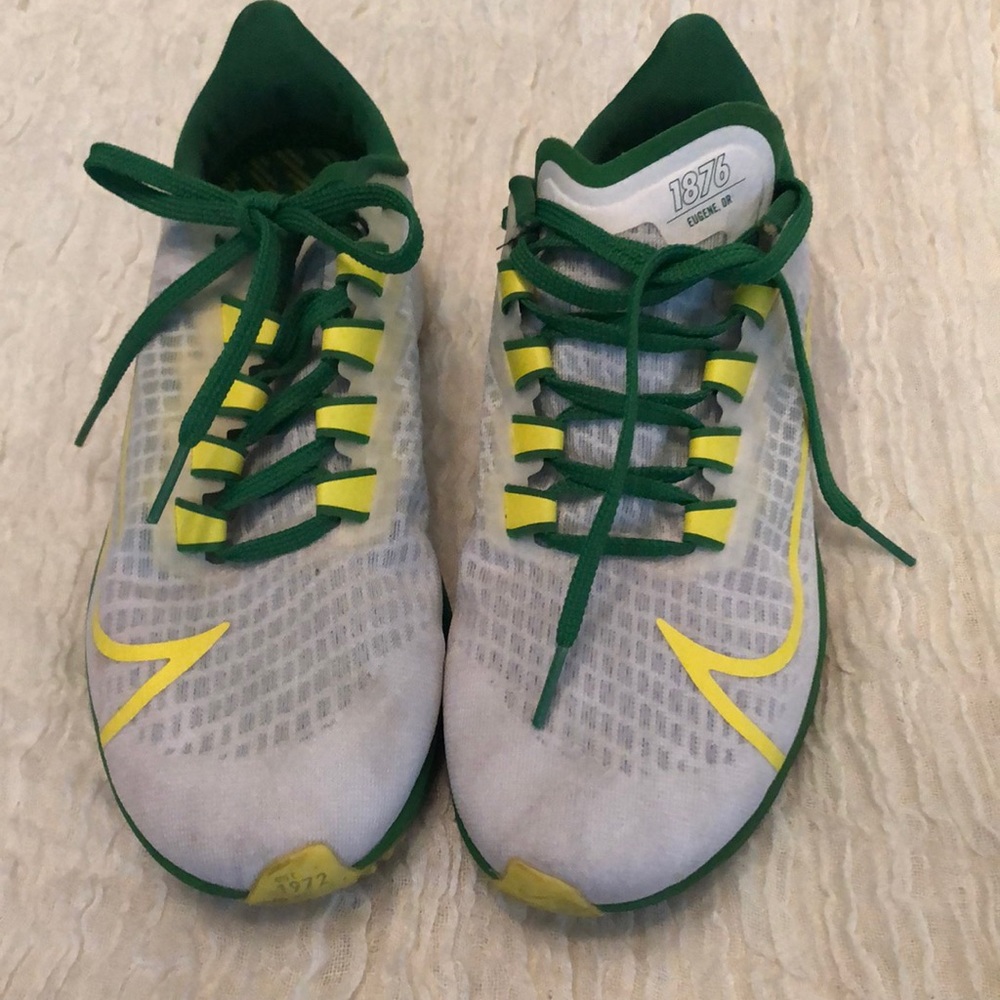 Nike Oregon ducks running shoes